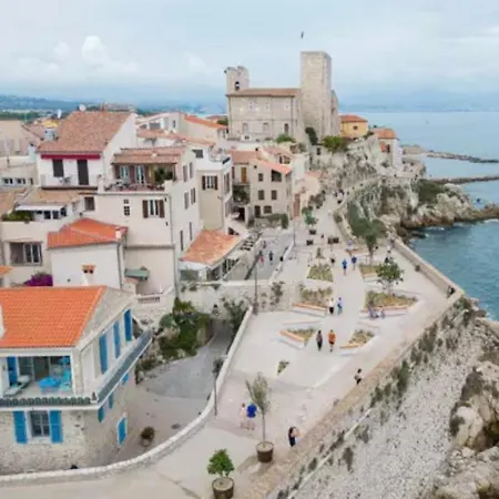 Apartment Antibes *